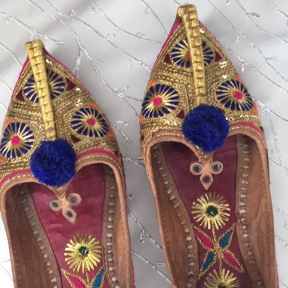 Vintage Moorish royal Middle Eastern  Embroidered Woman’s shoe - Picture 8 of 11